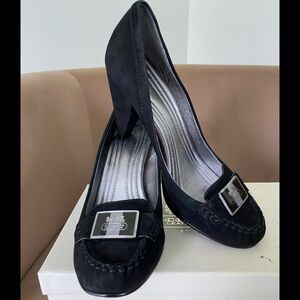 Coach suede pumps in black, side 8.5.Pre owned. Excellent condition